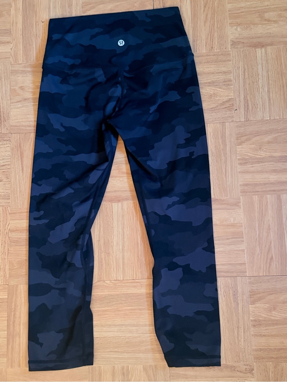 lululemon Women's Black Camo Aligns